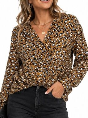Como Blu Animal Print V-Neck Long Sleeve Top